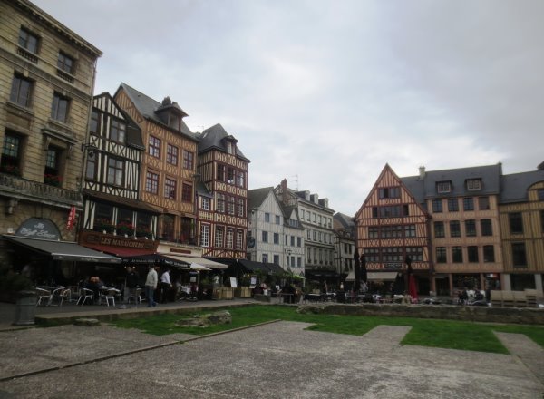 Rouen-Pl du vieux marche Rouen-Pl du vieux marche