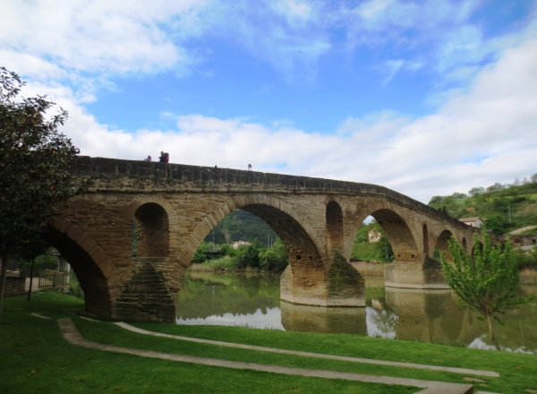 BE-02-Puente la Reina-Bruecke-1