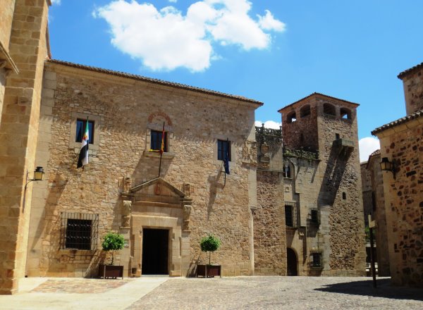 Caceres Plaza Santa Maria