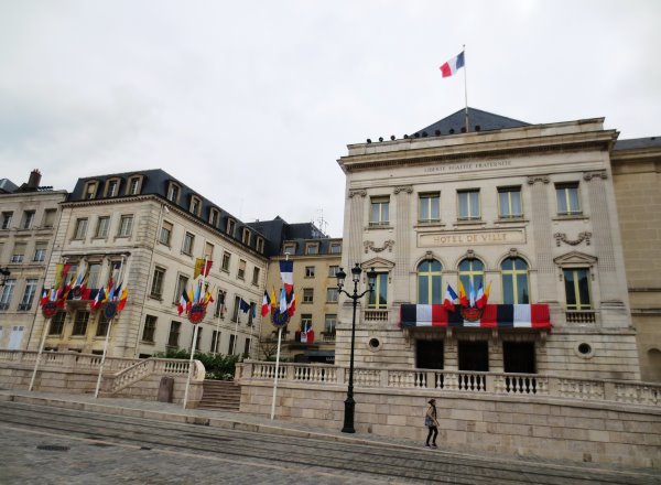 Orleans neues Rathaus