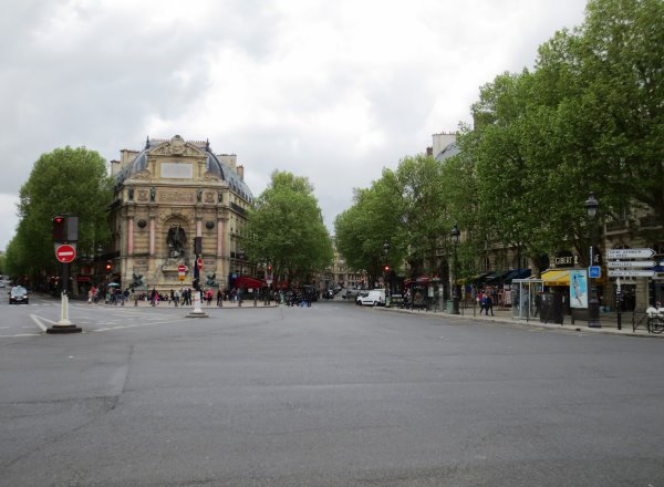 Paris Place St Michel